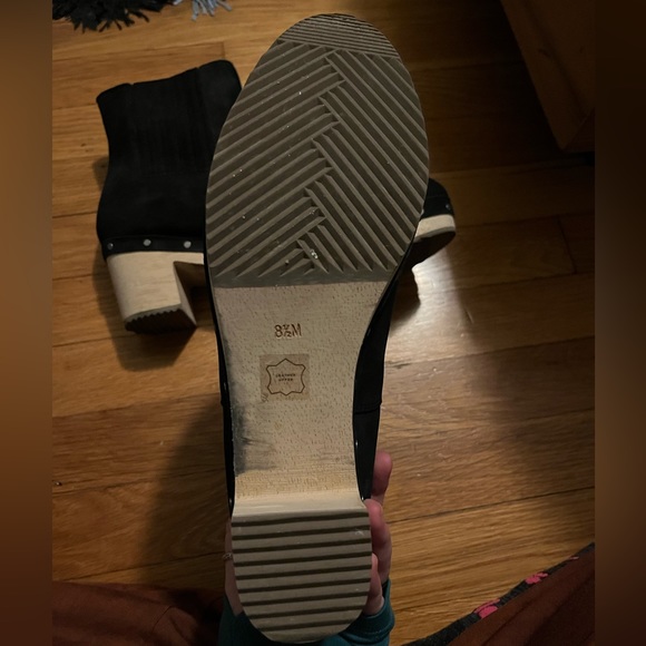 Heeled Clogs - Picture 3 of 3